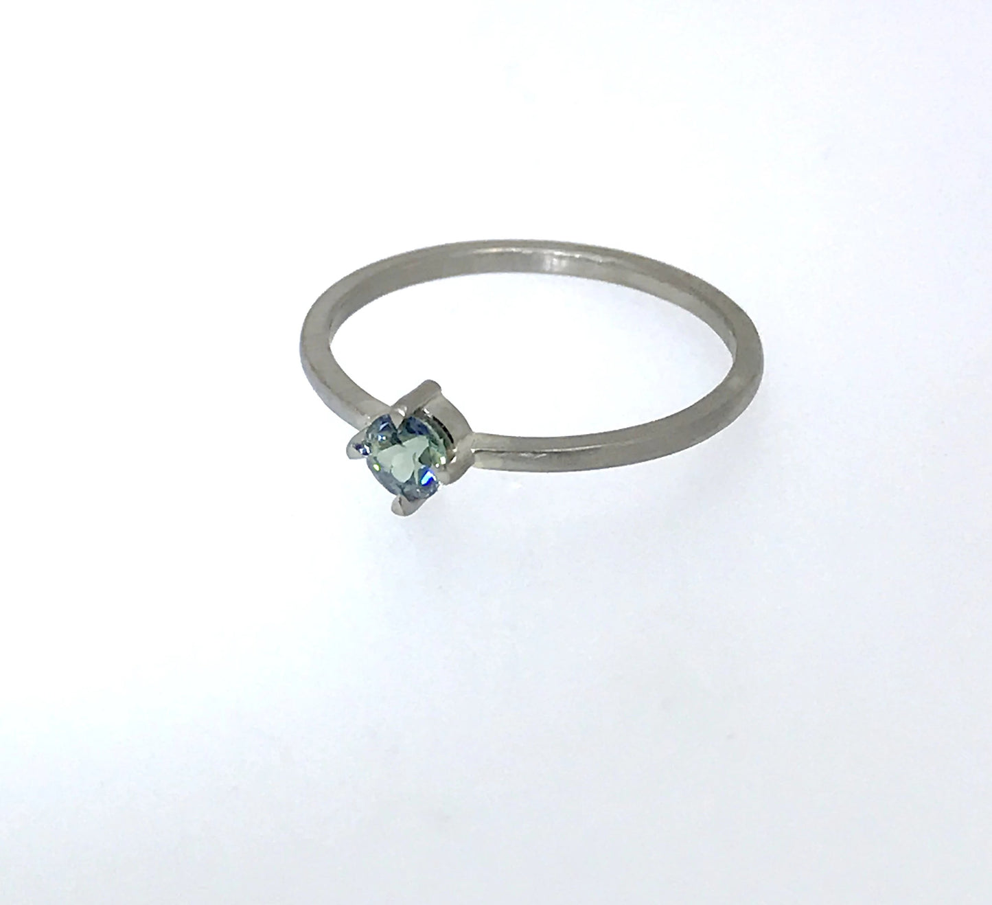 UPDATE: Australian Sapphire Dainty Ring set in 18ct White Gold