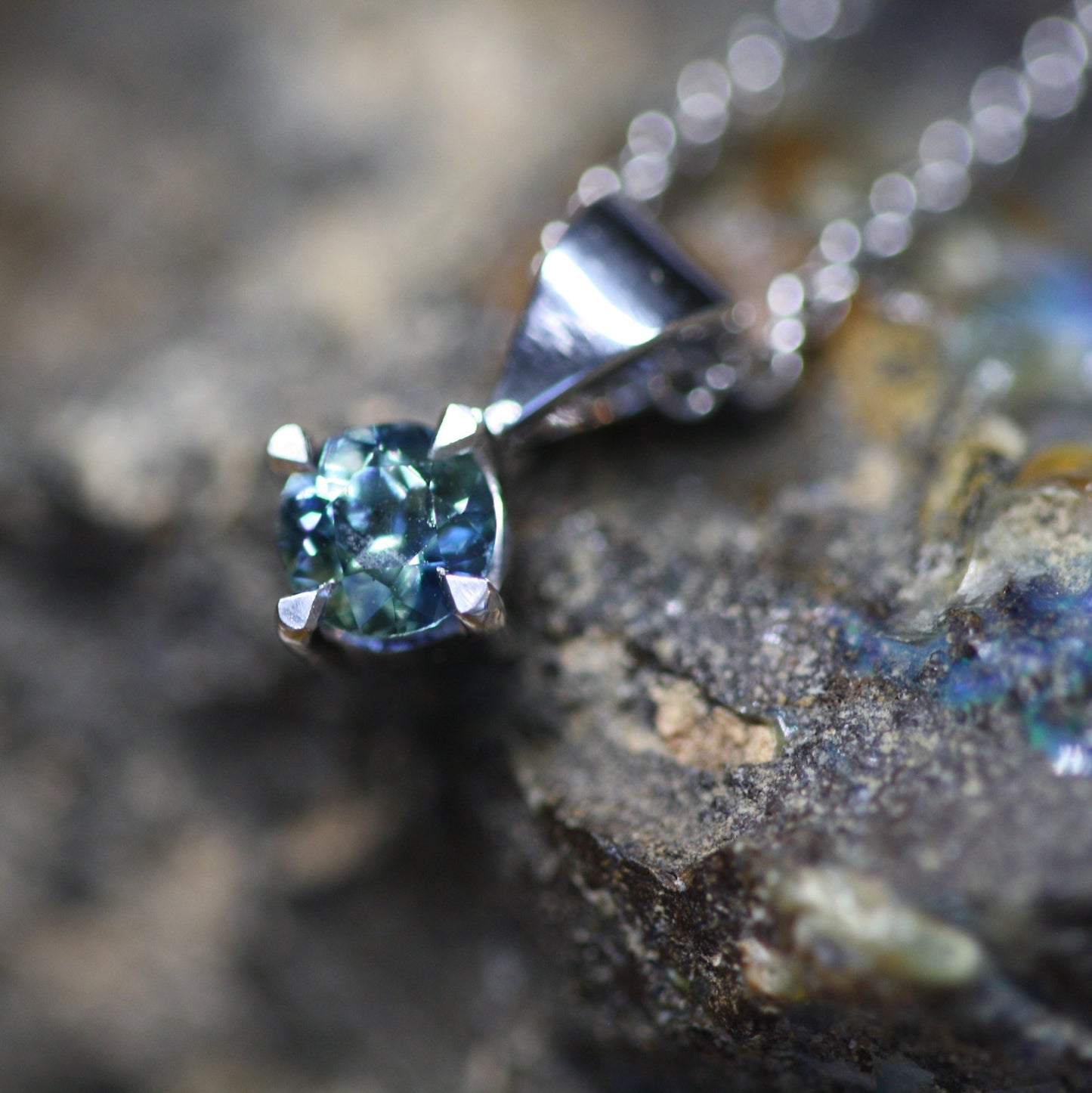 UPDATE: Australian Sapphire and 18ct White Gold Pendant