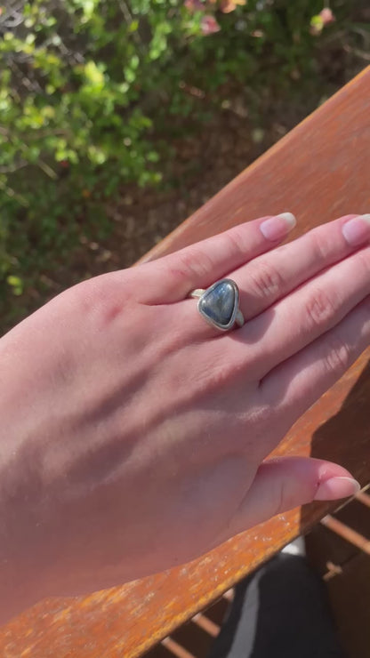 Night Sky Glisten Sapphire Ring