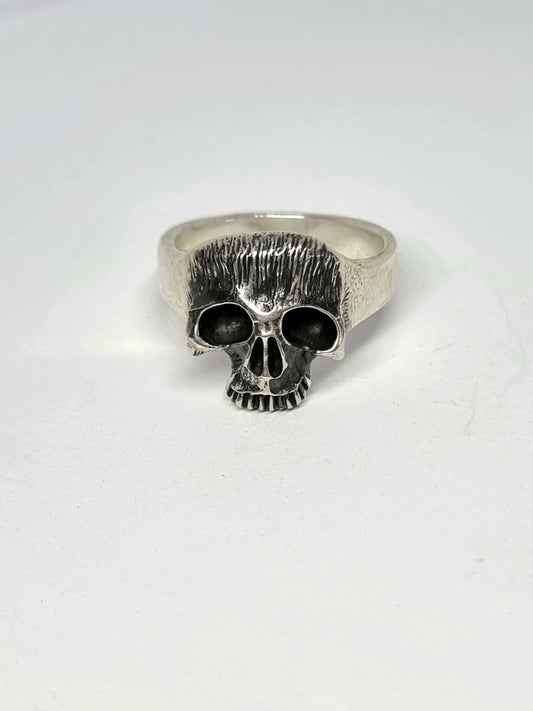 Skull Ring in Silver
