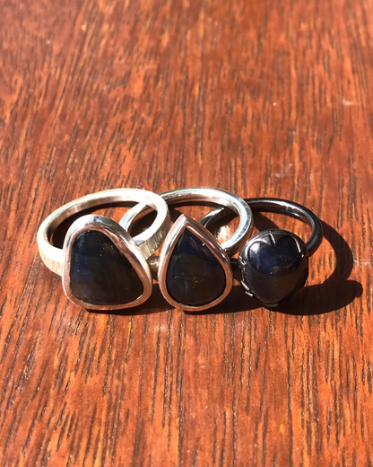 Deep Swirl Sapphire Ring